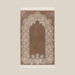 سجادة صلاة شنيل بلون بيج غامق