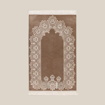 سجادة صلاة شنيل بلون بيج غامق