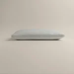 مخدة قطن باللون الأبيض