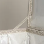 صندوق سجاد صلاة بلون بيج