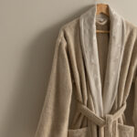 روب حمام قطن مطرز بيج غامق