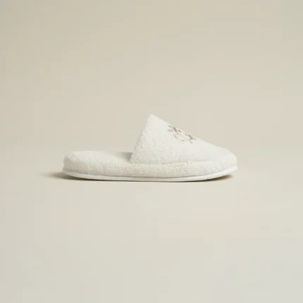 سليبر قطن مطرز مقاس ٤٠ لون أوف وايت