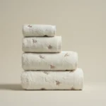 منشفة قطن مطرز أوف وايت بعدة مقاسات