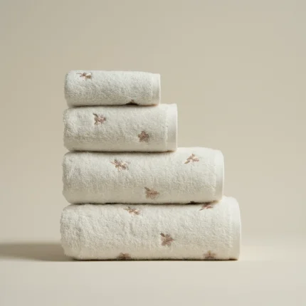 منشفة قطن مطرز أوف وايت بعدة مقاسات