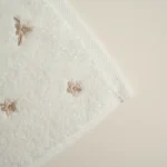 منشفة قطن مطرز أوف وايت بعدة مقاسات