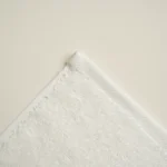 منشفة قطن مطرز أوف وايت