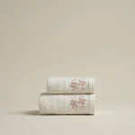 منشفة قطن مطرز بينك