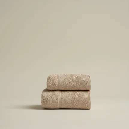 منشفة قطن مطرز لون بيج غامق