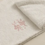 منشفة رأس قطن مطرز بينك