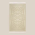 سجادة صلاة شنيل باللون الأوف وايت