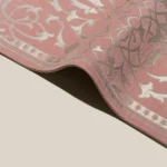 سجادة صلاة شنيل باللون البينك