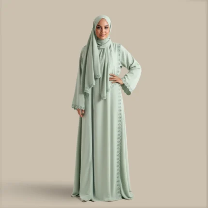 لباس صلاة مطرز أخضر