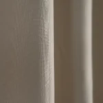 ستارة تعتيم بلاك اوت باللون البيج الغامق